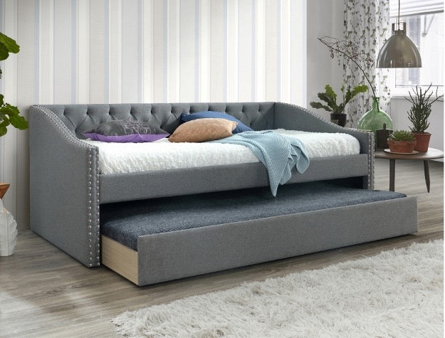 LORETTA DAYBED